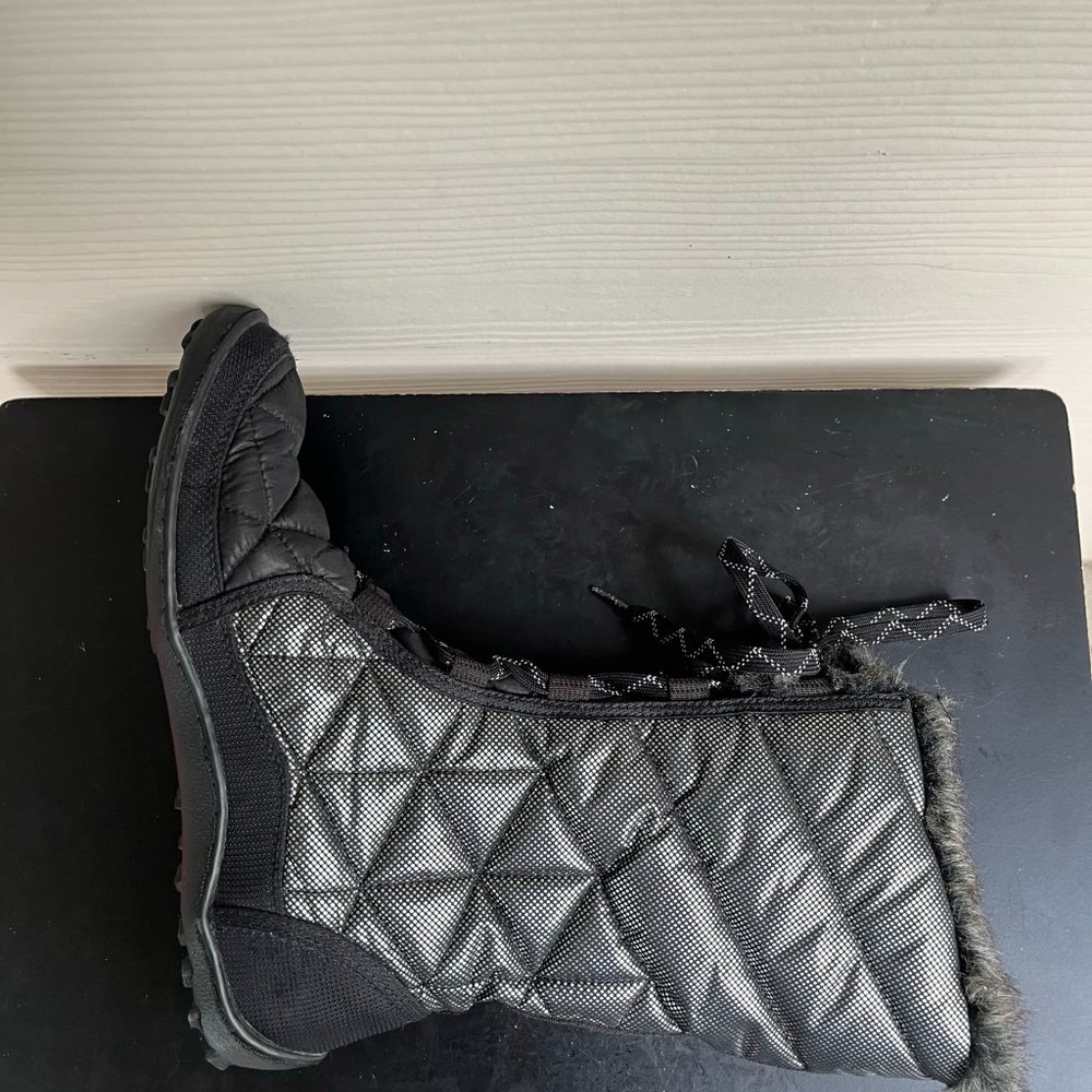 Columbia Women's Omni Heat Black Waterproof Quitled Winter Black Bloots Size 10 - Picture 8 of 11